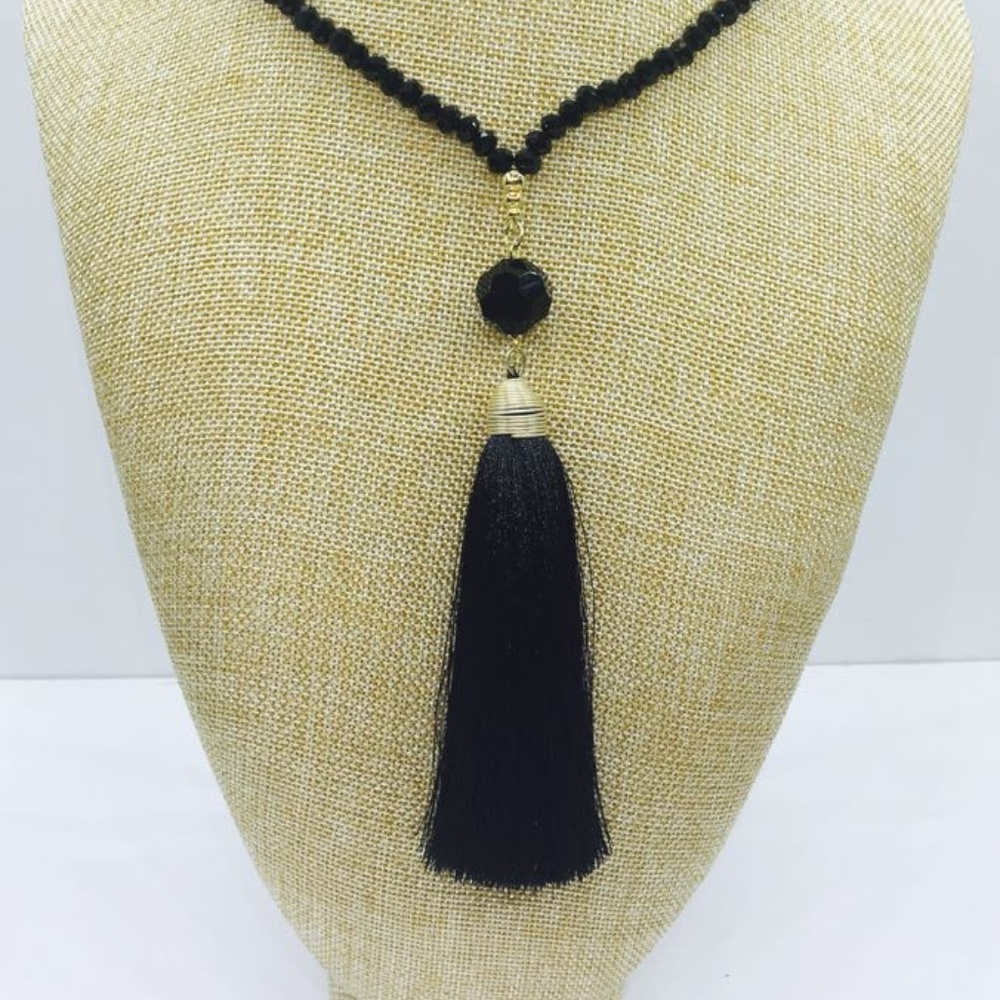 Women's Necklace Set- NEW!